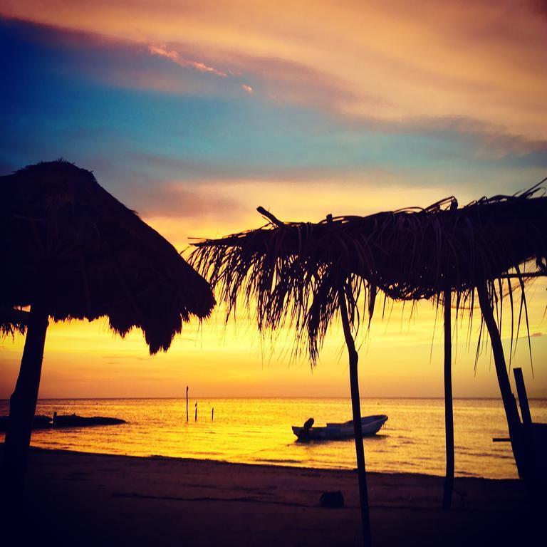 Hostal Holbox Buitenkant foto